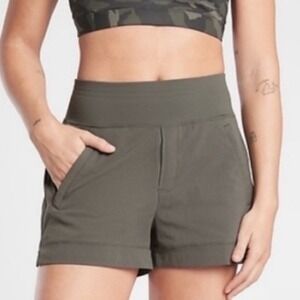 Athleta‎ Trekkie North Shorts Women's Size 0 Green Stretch Utility Travel Style
